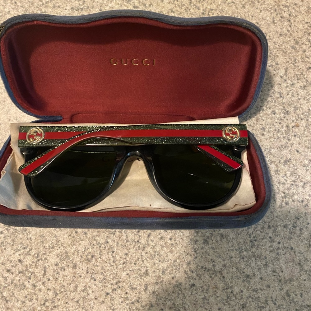 GUCCI GG0034S sunglasses. Womens